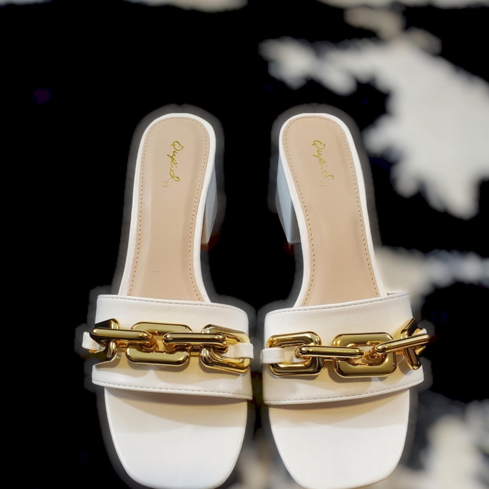 🎉✨️HOST PICK✨️🎉 White Gold Chain Link Sandals - Picture 10 of 10